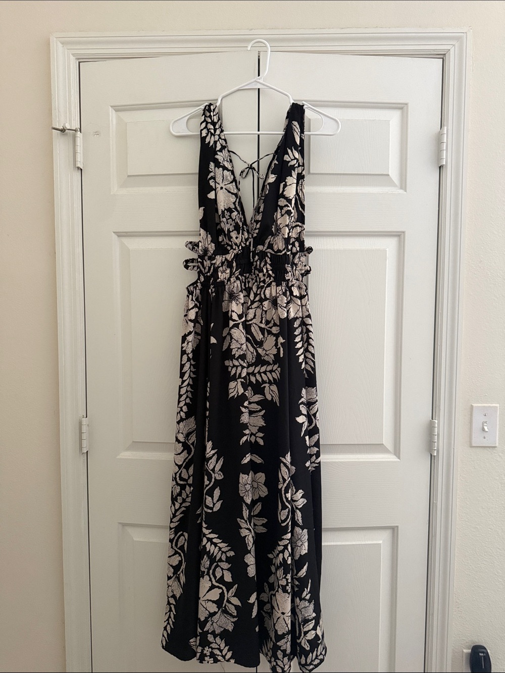 Black Floral V-Neck Maxi Dress